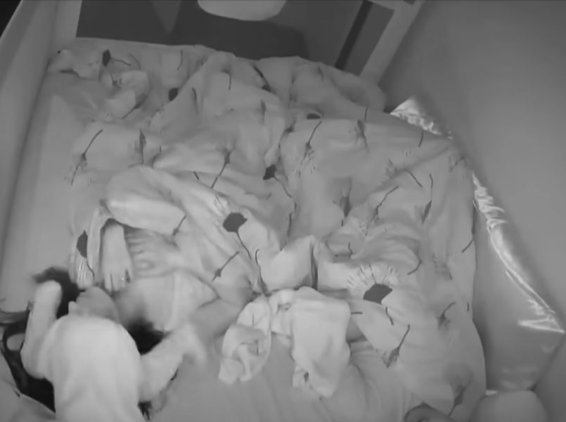Video: waarom een baby in bed geen goed idee is