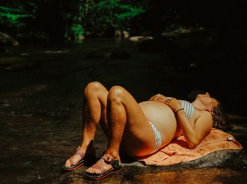 Zwangere lezeressen vertellen: ‘Dit is wat ik doe in deze hitte’