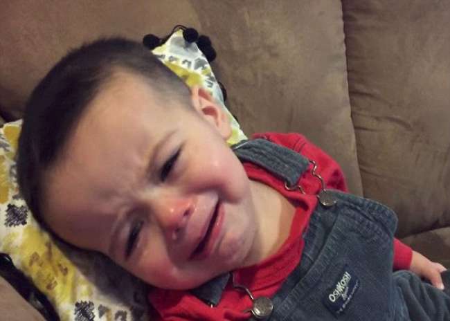 Superschattig: verdrietig jongetje kan alleen getroost worden door Adele