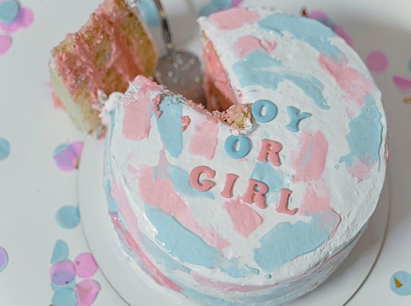 Suzan heeft een kleine Freek in haar buik!