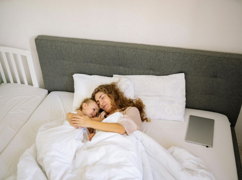 Stap-voor-stap handleiding: hoe je je peuter in zijn eigen bed laat slapen