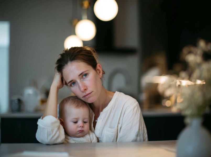 Nienke (29): ‘Hij slaapt dwars door alle voedingen en huilpartijen heen’