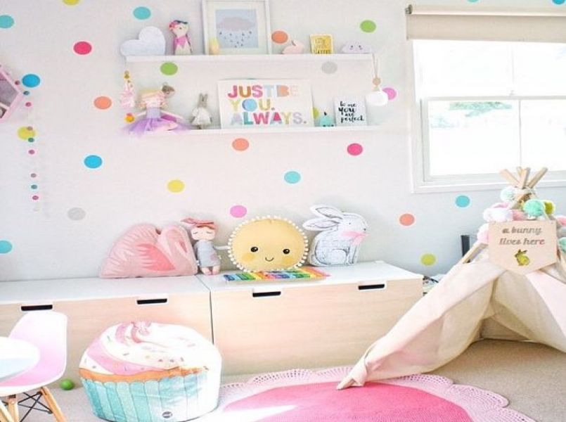 10 prachtige babykamers met felle kleuren