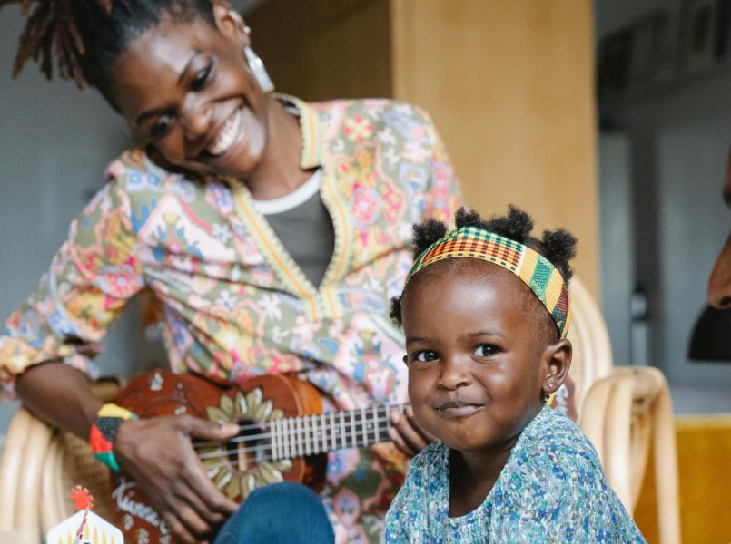Waarom je vaker voor je baby zou moeten zingen