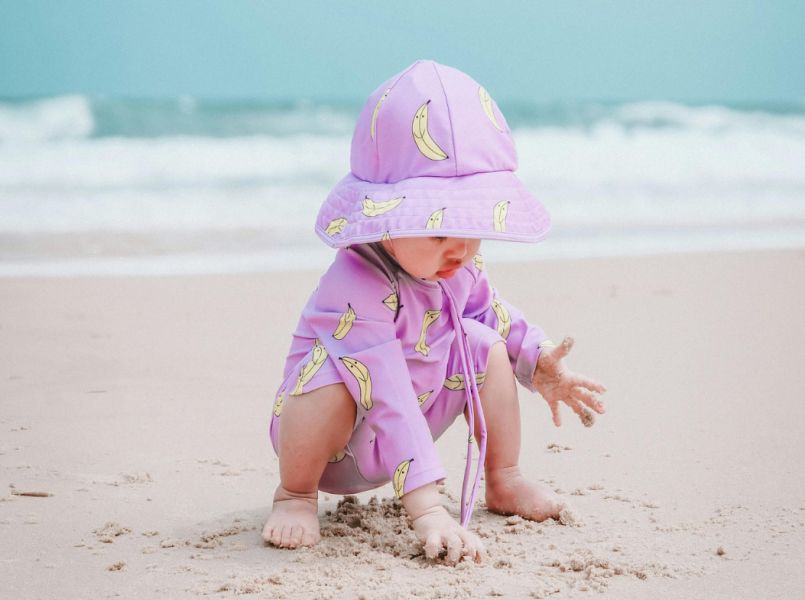 Ik ga met de baby naar het strand en ik neem mee...