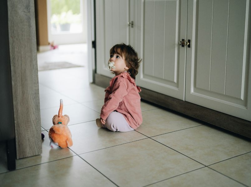 Schoonmaakmiddelen binnen handbereik van kinderen? Dit zijn de risico’s