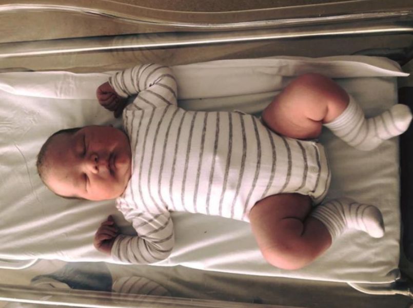 Vrouw bevalt van baby van 5,7 kilo