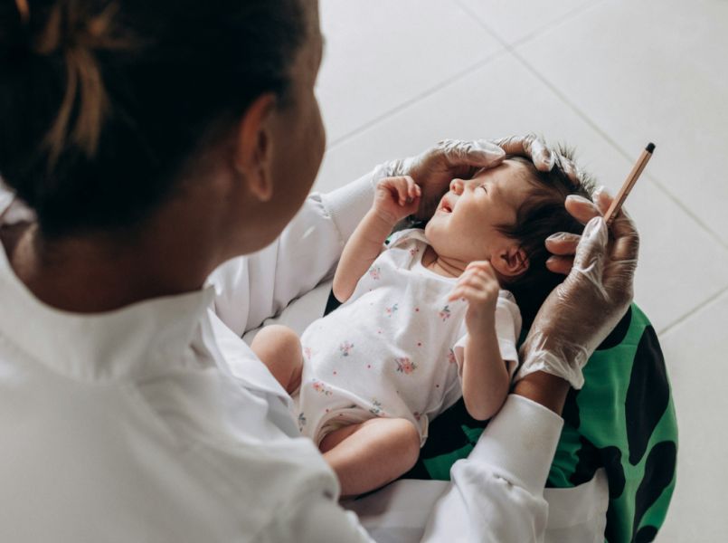 Lezeressen vertellen: mijn meest verschrikkelijke afspraak bij ’t consultatiebureau