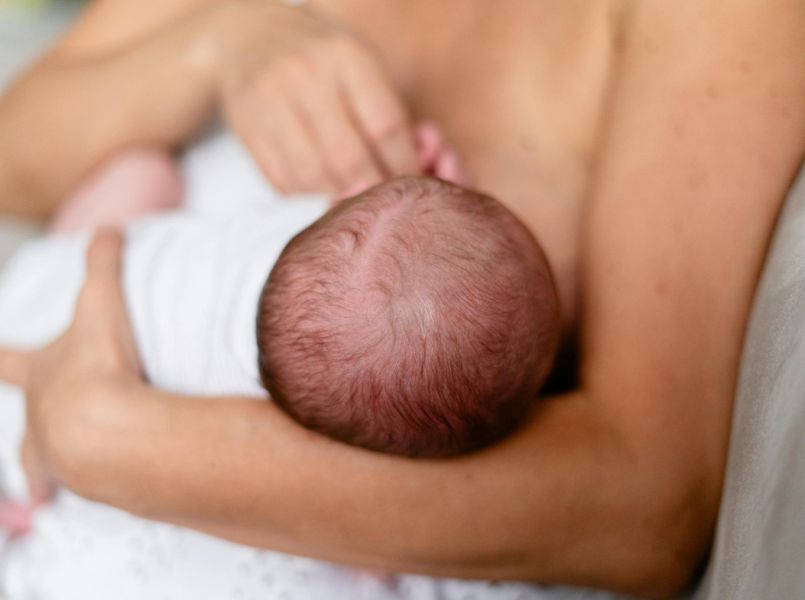 Pijn bij het voeden? Lactatiekundige geeft advies