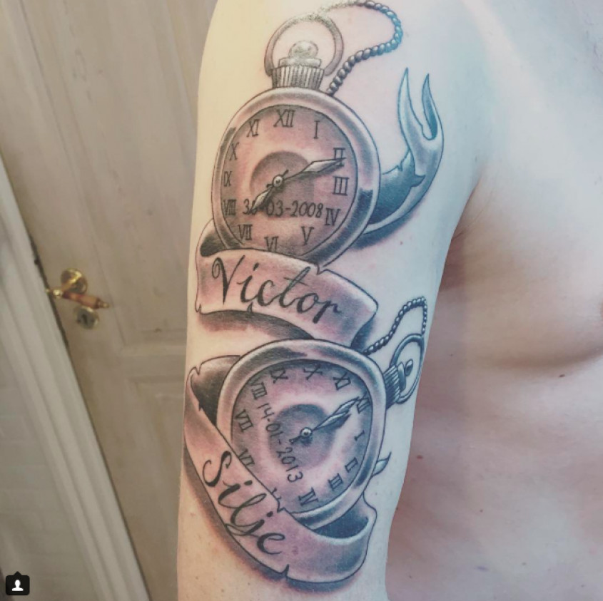 Beyond Baron tegenkomen Trotse vaders en hun tatoeages voor hun kinderen